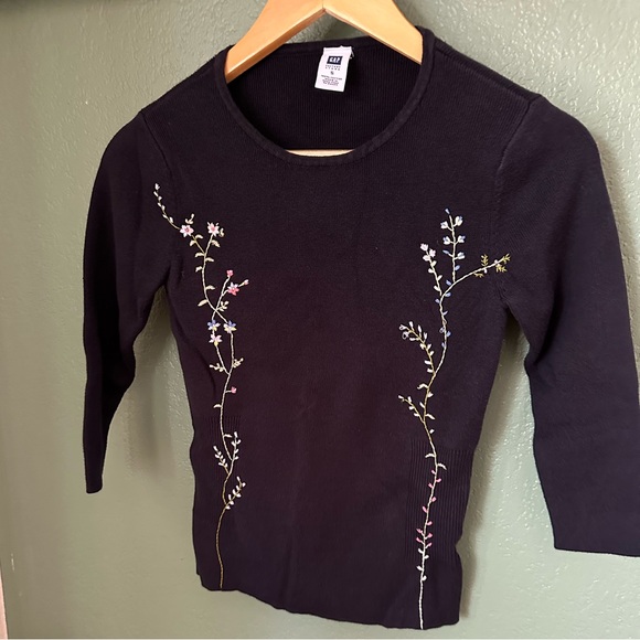 Gap Flower Sweater - Picture 1 of 4